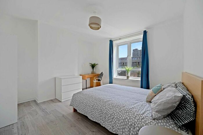 4 Bedroom Flat To Rent In Melcombe House, Dorset Road, London, SW8