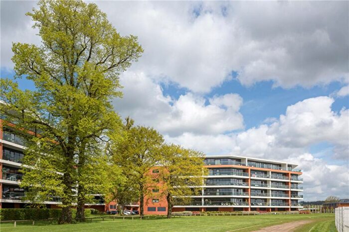 1 Bedroom Apartment To Rent In Racecourse Road, Newbury, Berkshire, RG14