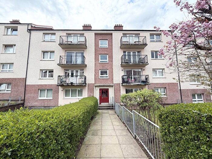 2 Bedroom Flat To Rent In Kerrycroy Street, Toryglen, Glasgow, G42