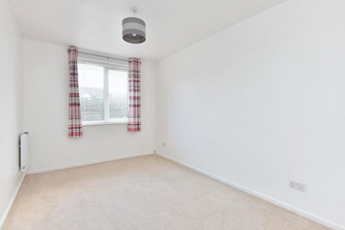 2 Bedroom Apartment To Rent In Worsfold Court, Maidstone, ME15