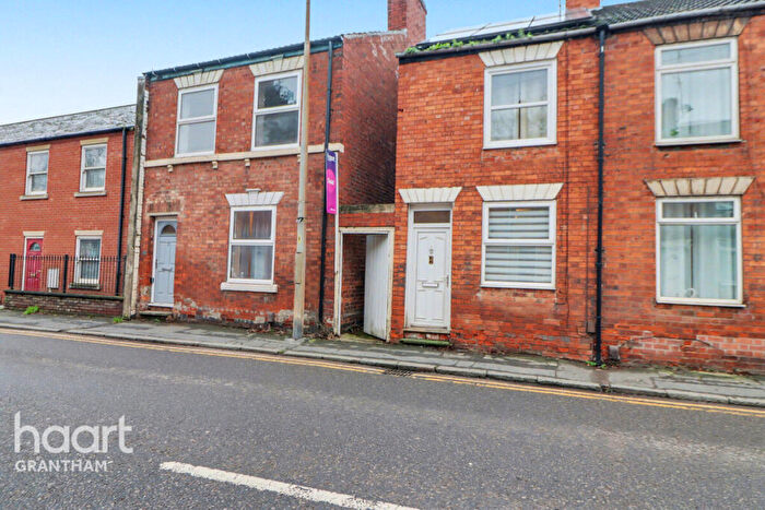 3 Bedroom Terraced House For Sale In Manthorpe Road, Grantham, NG31