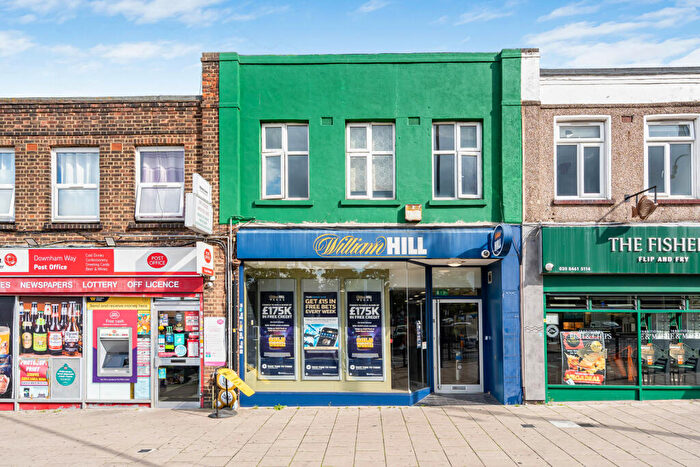 2 Bedroom Apartment For Sale In Downham Way, Bromley, Kent, BR1