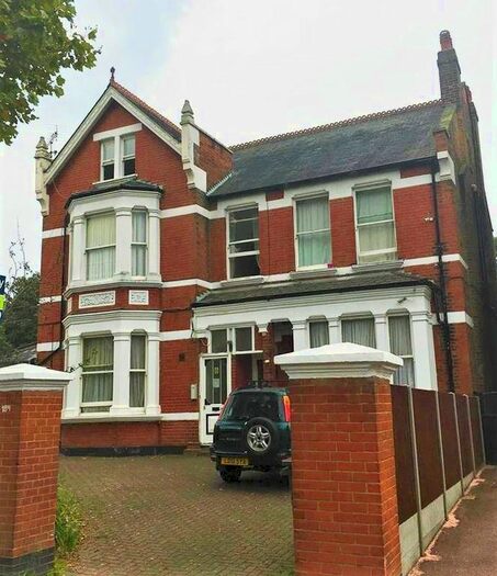 Studio To Rent In Walm Lane, London, NW2