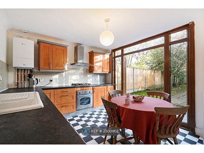 5 Bedroom Terraced House To Rent In Gurney Road, London, E15