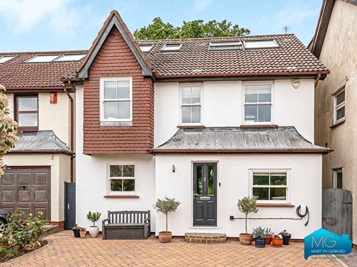 5 Bedroom Detached House For Sale In Postern Green, Enfield, EN2
