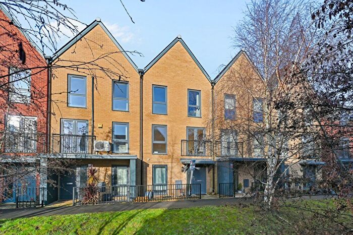 5 Bedroom Terraced House For Sale In Churchill Road, Uxbridge, UB10