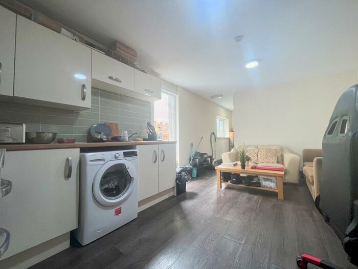 1 Bedroom Flat To Rent In Mackintosh Place, Roath, CF24