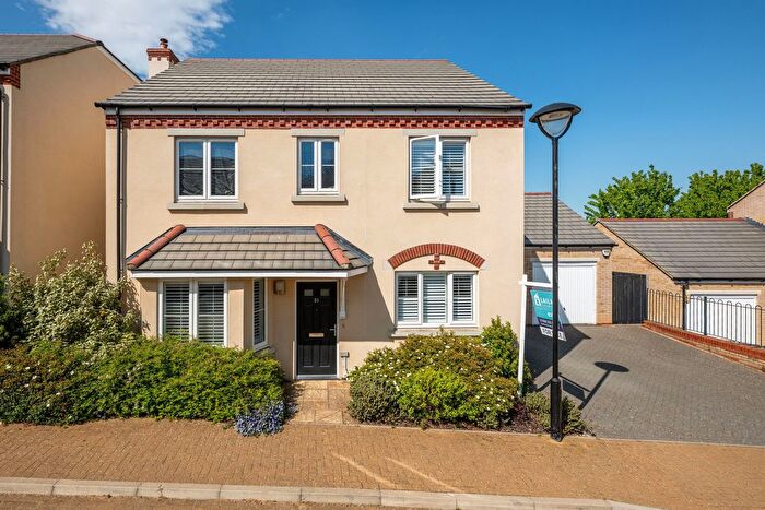 4 Bedroom Detached House For Sale In Helena Crescent, Fairfield, Hitchin, SG5
