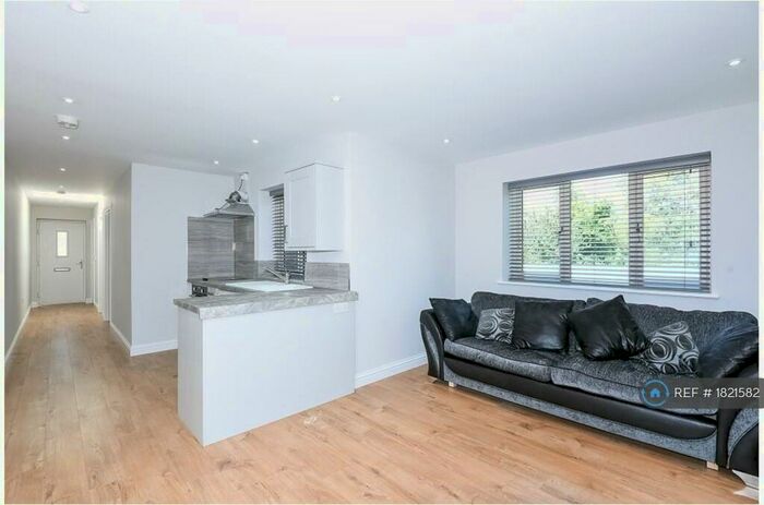 1 Bedroom Flat To Rent In Glebelands, Headington, Oxford, OX3