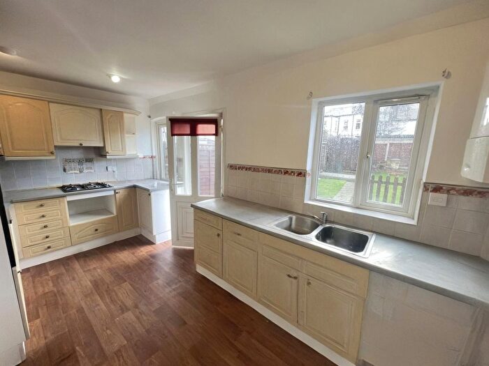 4 Bedroom Terraced House To Rent In Leighton Road, Enfield, EN1