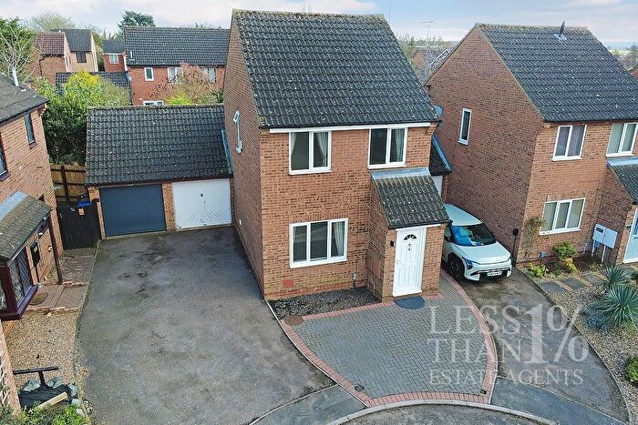 3 Bedroom Detached House For Sale In Rockcroft -, NN4