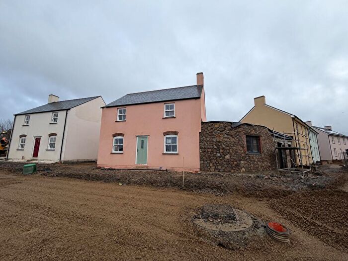 4 Bedroom Link Detached House For Sale In Court Meadow, Letterston, SA62