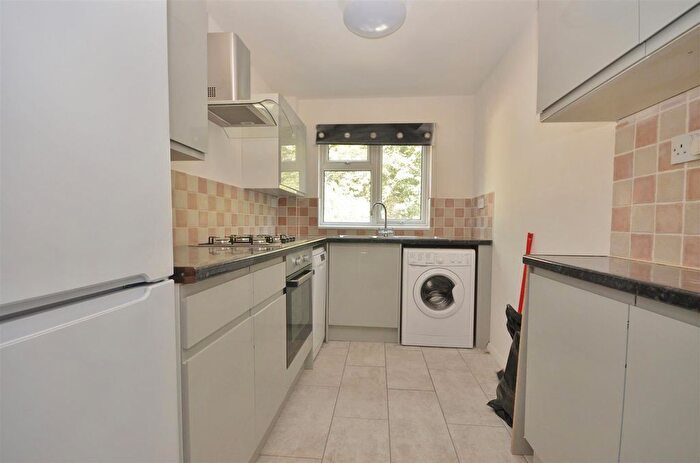 3 Bedroom Terraced House To Rent In North Street, Luton, LU2