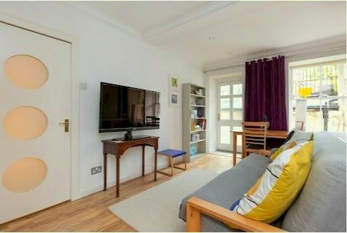 1 Bedroom Flat To Rent In Minto Street, Edinburgh, EH9