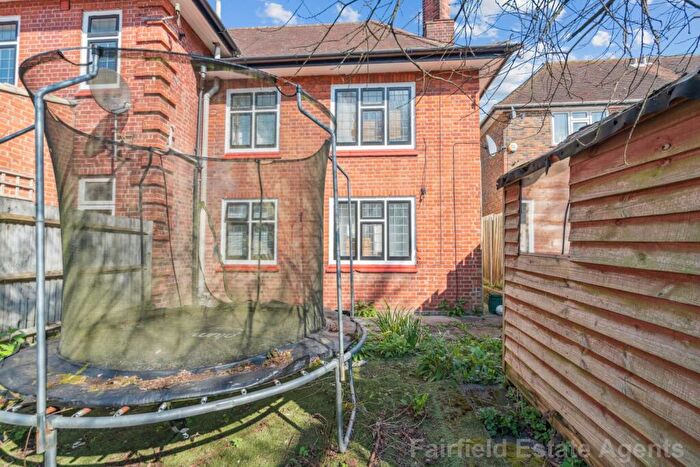 2 Bedroom Maisonette For Sale In Frithwood Avenue, Northwood, HA6