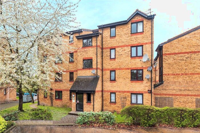 Studio To Rent In Sunbury Court, Myers Lane, New Cross, London, SE14