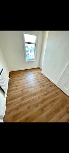 1 Bedroom Flat To Rent In Third Avenue, London, E12