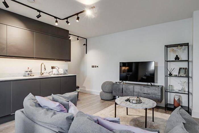 2 Bedroom Apartment To Rent In Mill Lane, West Hampstead, NW6