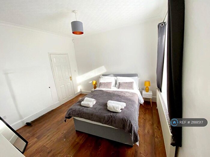 2 Bedroom Flat To Rent In Darnley Street, Gravesend, DA11