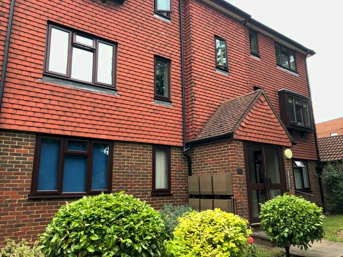 2 Bedroom Flat To Rent In Holmwood Gardens, Wallington, SM6
