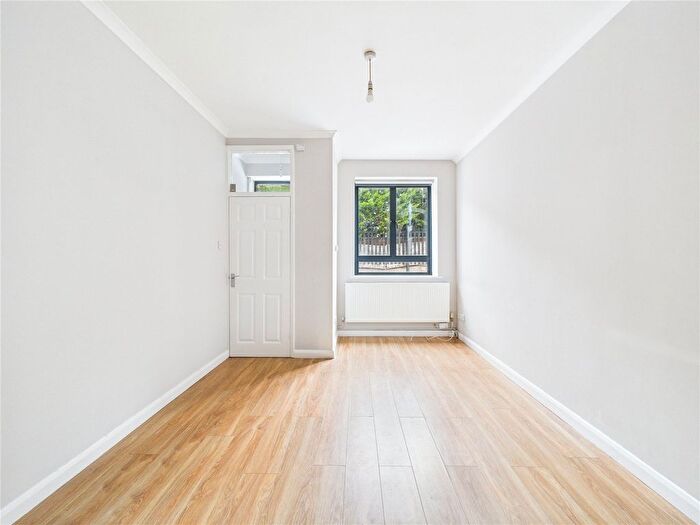 1 Bedroom Flat For Sale In The Parade, Bristol, BS13