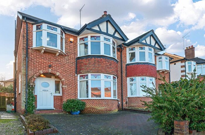 5 Bedroom Semi-Detached House For Sale In Brookfield Avenue, Ealing, W5