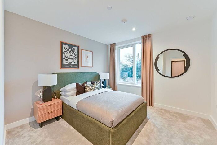 3 Bedroom Flat For Sale In Kidbrooke Village, Kidbrooke, SE3