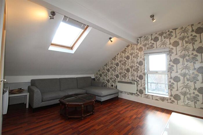 1 Bedroom Apartment To Rent In Vesper Road, Kirkstall, LS5