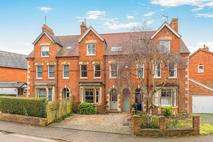 5 Bedroom Town House For Sale In Bath Road, Banbury - No Onward Chain, OX16