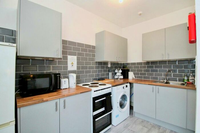 1 Bedroom Flat For Sale In Lower Cathedral Road, Cardiff, CF11