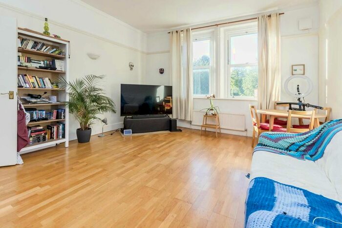 1 Bedroom Flat To Rent In Oakleigh Park South, London, N20