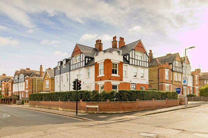 1 Bedroom Flat To Rent In Cranes Park, Surbiton, KT5