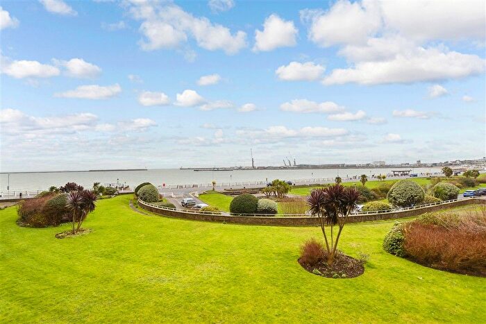 3 Bedroom Flat For Sale In The Gateway, Dover, Kent, CT16