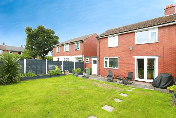 3 Bedroom Semi-detached House For Sale In Acorn Close, Cuddington, Northwich, CW8