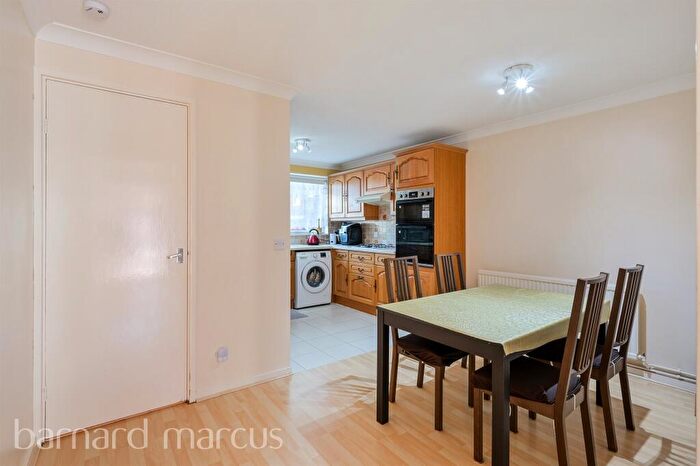3 Bedroom Terraced House For Sale In Foxley Close, Redhill, RH1