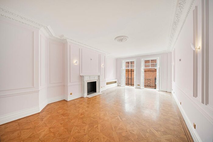 4 Bedroom Flat To Rent In Albert Hall Mansions, Kensington Gore, South Kensington, London, United Kingdom, South Kensington, SW7