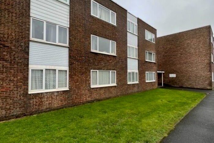 1 Bedroom Flat To Rent In Wesley Court, Swindon, SN4