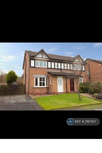 3 Bedroom Semi-Detached House To Rent In Stonehaven, Bolton, BL3
