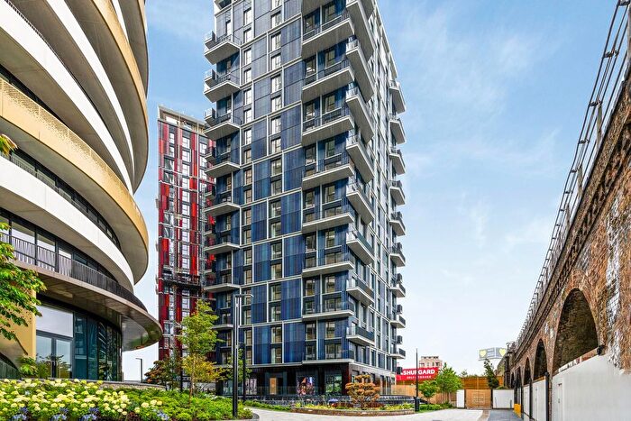 1 Bedroom Flat To Rent In Cascade Apartments, Cascade Way, London, W12