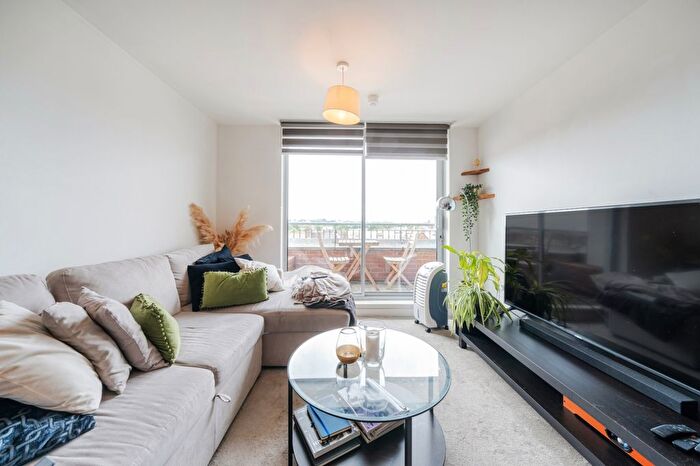 1 Bedroom Flat To Rent In Rye Lane, London, SE15