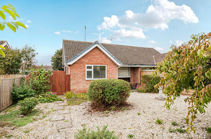 3 Bedroom Semi-Detached House For Sale In Derwent Drive, Stratton St Margaret, Swindon, SN2