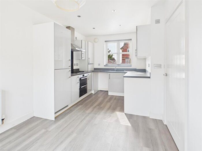 3 Bedroom Detached House For Sale In Jackson Avenue, Bishops Tachbrook * Vacant & No Upward Chain *, CV33
