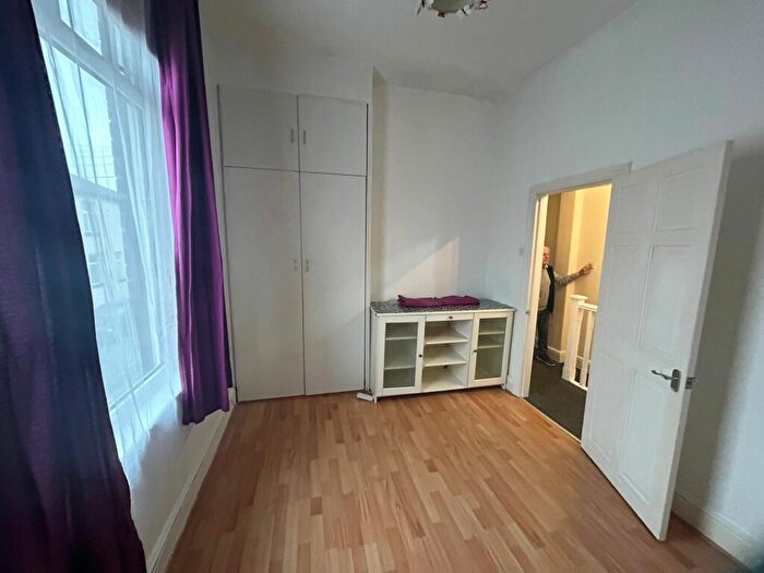 3 Bedroom End Of Terrace House To Rent In New Barton Street, M6
