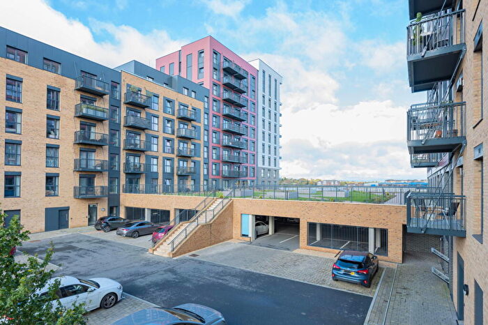 2 Bedroom Apartment For Sale In Meridian Way, Southampton, SO14