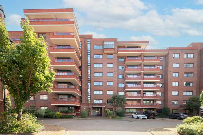 2 Bedroom Flat To Rent In Windsor Way, London, W14
