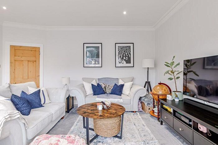 2 Bedroom Flat For Sale In Grove Road, Cheam, Sutton, SM1