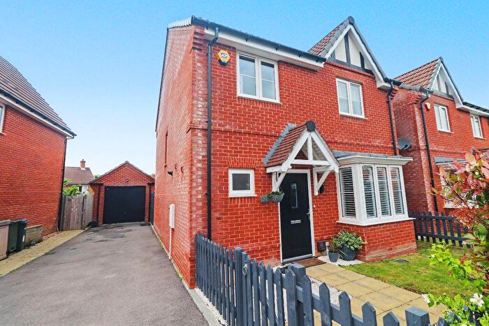4 Bedroom Detached House For Sale In Chiltern Crescent Fair Oak, SO50