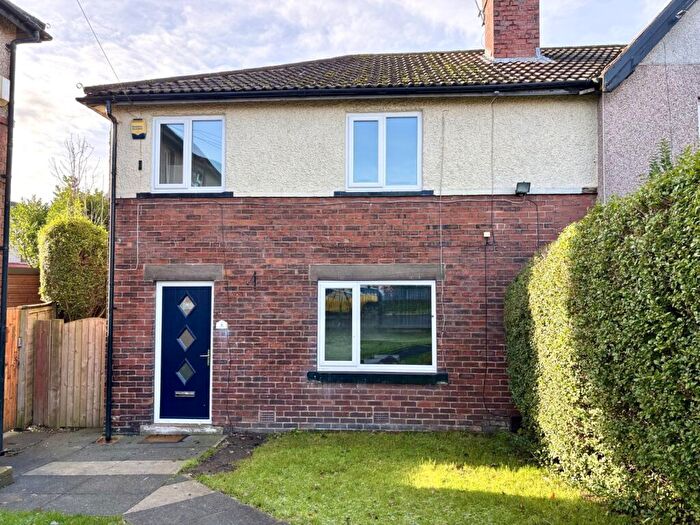 3 Bedroom Terraced House For Sale In Shirley Place, Gomersal, Cleckheaton, BD19