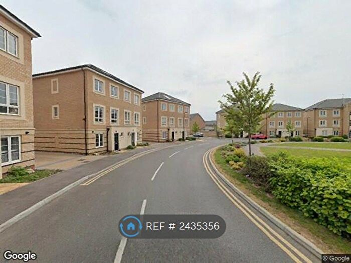 2 Bedroom Flat To Rent In Mendham Place, Slough, SL3