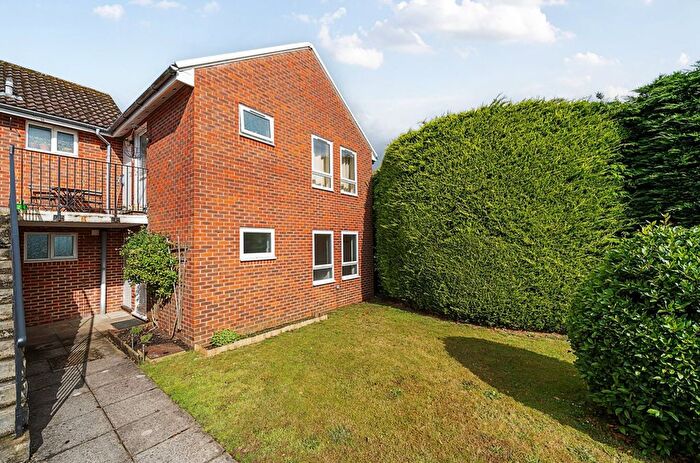 1 Bedroom Flat For Sale In Moggs Mead, Petersfield, GU31